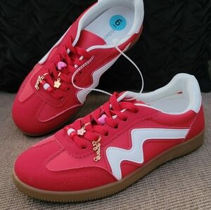 MADDEN GIRL RED GIIA KICK CHARM SNEAKERS